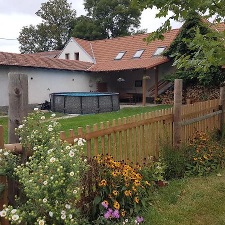 Apartmán na farmě u koní Milesov Exterior foto